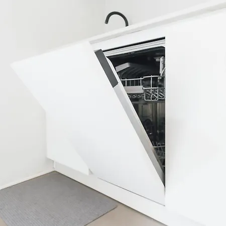 San Francesco Con Vista Chiesa E Canale